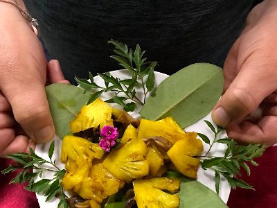 Cobra stomach and pineapple